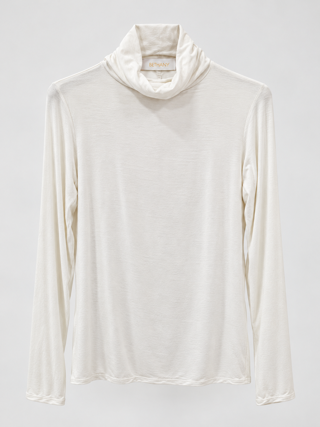 Maglia Rina con Collo Alto Morbido e Maniche Lunghe – Elegante e Casual Chic